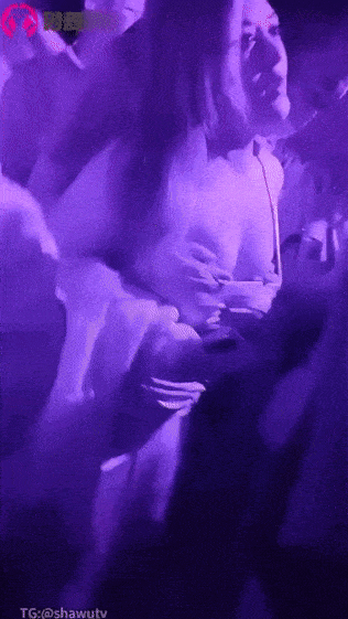 8月最新重庆砂舞舞厅内的淫乱抓奶 抠逼 吃鸡50V/35P/3.87G