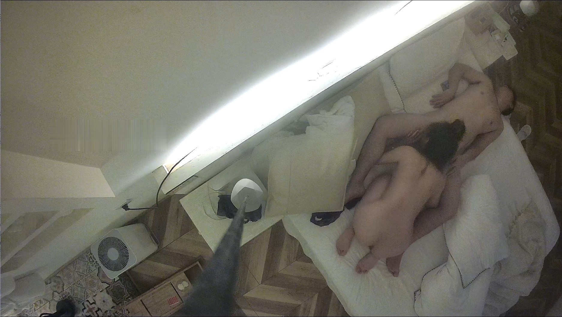 酒店偷拍-极品狐狸精女友和精牛男友淫荡疯狂的一天4V/11.2G